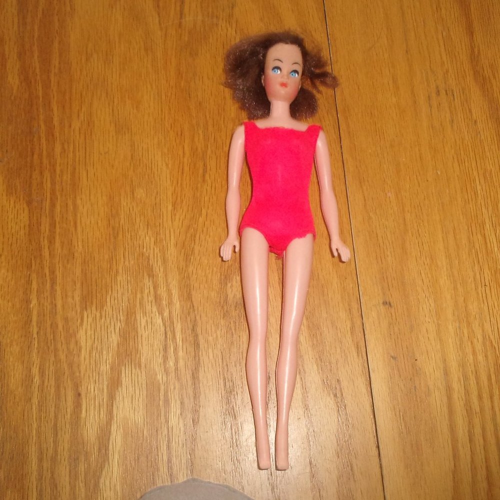 Barbie doll clone Hong Kong Shillman brunette straight legs